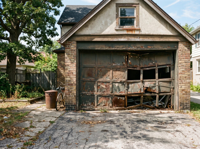 How long does a garage door last in Chesapeake?